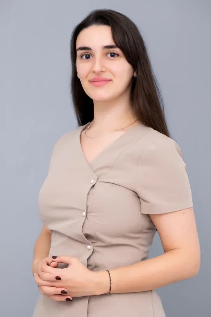 Dr. Alexandra Samoilă — Medic stomatolog